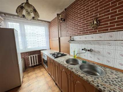 Strzegomska/3pok/do remontu/piwnica/balkon
