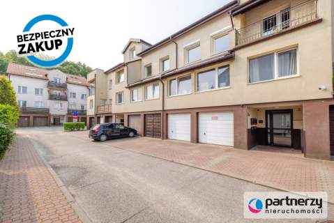 Stylowy Apartament z Ogrodem, Balkonem i Garażem