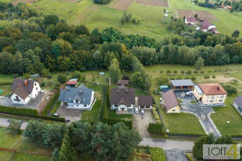 Dom z panorama i własnym lasem, 24 ary prywatności