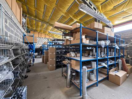 Nowoczesna hala magazynowo-usługowa z częścią biurową - 460 m2