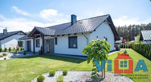 ATRAKCYJNY DOM WOLNOSTOJĄCY Z OGRODEM