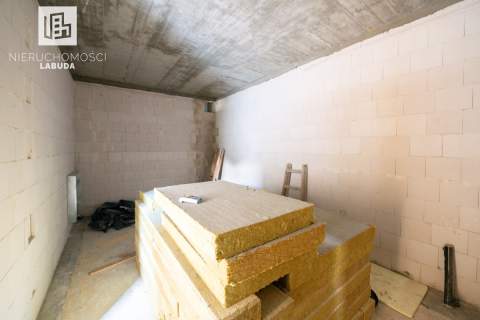 Dom Bliźniak z własnym ogrodem i garażem