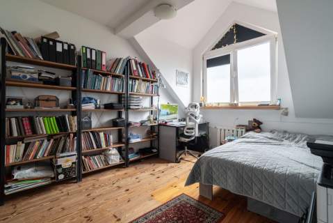 Dwa poziomy, duży balkon i przestrzeń Cisowa.