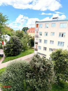 49,10 m 2 pokoje balkon osobna kuchnia dużo zieleni za oknem