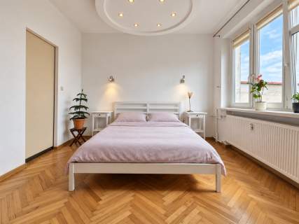 4 duże pokoje, balkon, widok, pierwsze piętro