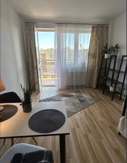 61 m 2 pokoje balkon Reduta