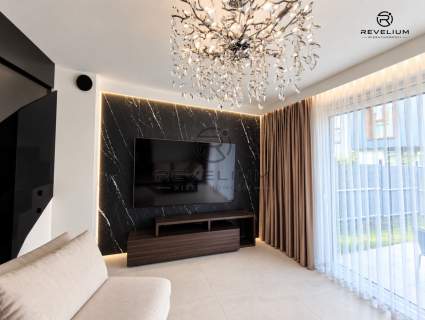 76,6 m 4 POKOJE OGRÓDEK 30 m 2 ŁAZIENKI