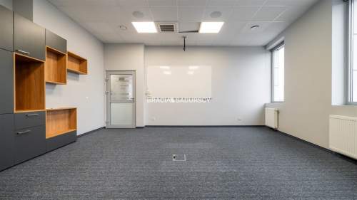 Powierzchnia biurowa z parkingiem - 400m2