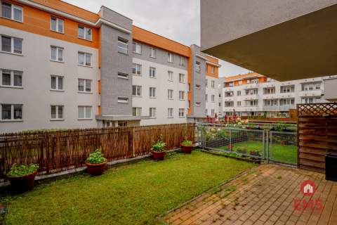 Dwa pokoje, Parter, ogród