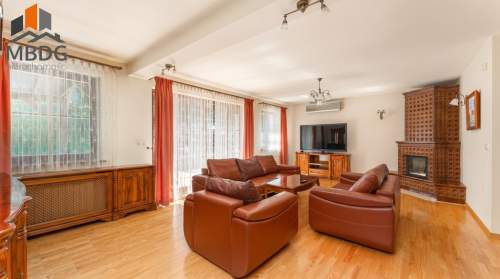 Dom wolnostojący 244 m 6 pokoi 16,2 ara