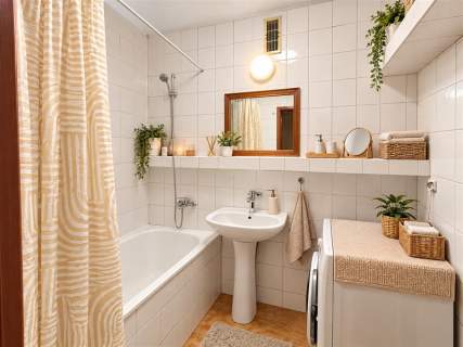 Orzeszkowej/60 mkw.,/balkon/ m. miejskie/piwnica