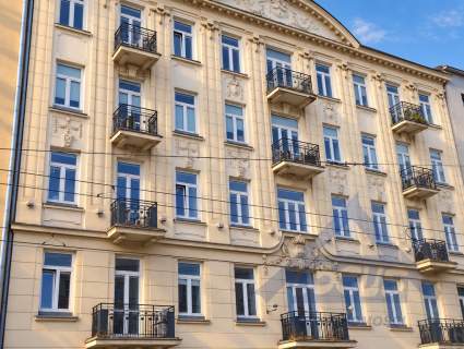 Biuro w odrestaurowanej kamienicy   Młynarska