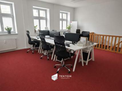 Duży lokal usługowy w centrum w kamienicy premium