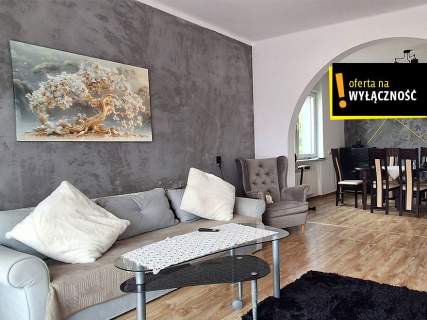 GOTOWY DO ZAMIESZKANIA DOM W STASZOWIE 2 GARAŻE