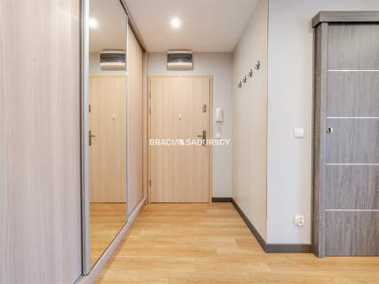 Nowoczesny 3-pokojowy apartament z balkonem.