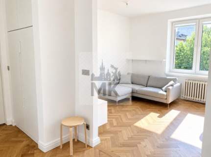 52m2 z balkonem, do wejścia, w pobliżu Królewskiej