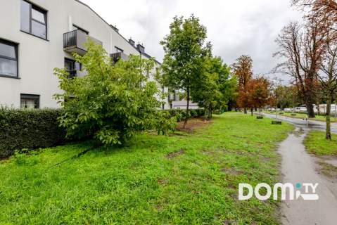 Nowoczesne, zadbane, taras, dwustronne, parking