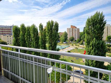3-pokoje z oddzielną kuchnią, balkonem i piwnicą