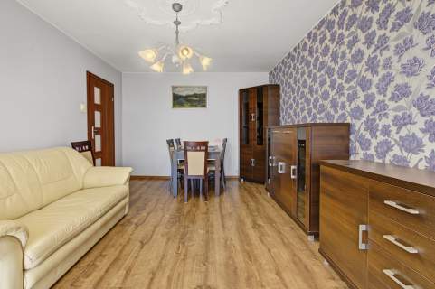    3 pokoje   Północ   Balkon   Spokojna okolica   