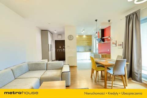 Miejski apartament z balkonem, przy Żeligowskiego