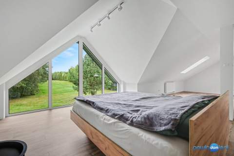 Dom w otuleniu lasu 180 M2 1.1 HA 20 min do Radomia