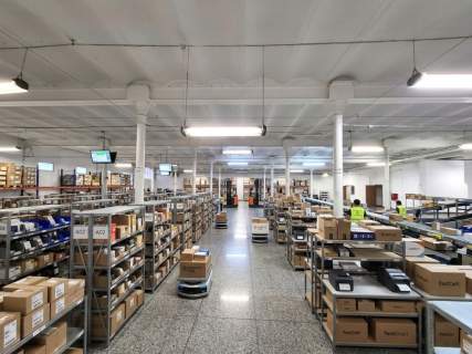 Przestronny lokal -900 m- usługi/magazyn/produkcja