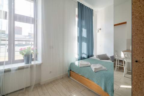 Łódź Piotrkowska/ 4 niezależne kawalerki/ booking