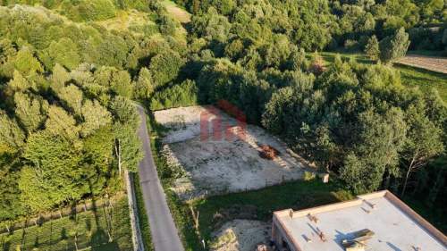 Górzyste działki idealne pod domek rekreacyjny,las