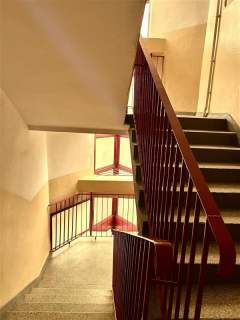 Orzeszkowej/60 mkw.,/balkon/ m. miejskie/piwnica