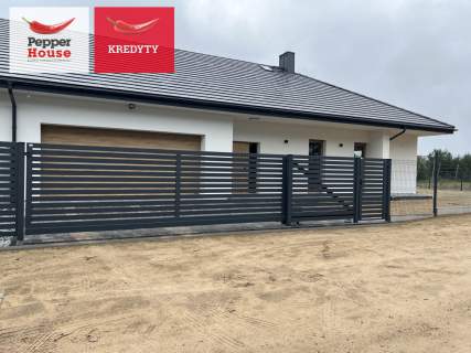 Dom parterowy garaż na dwa samochody strych 30m2
