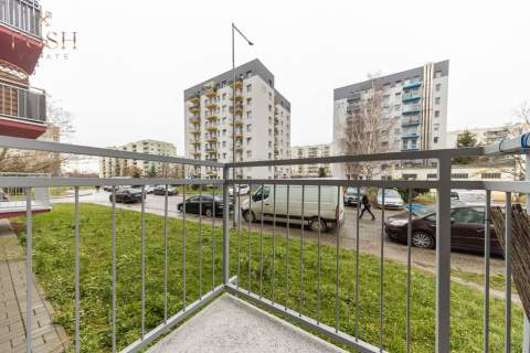 duża kawalerka rozkład balkon opcja 2 pokoi