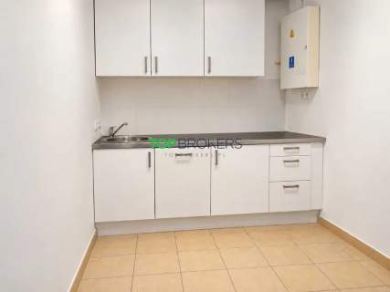 Przestronny lokal przy ruchliwej ulicy