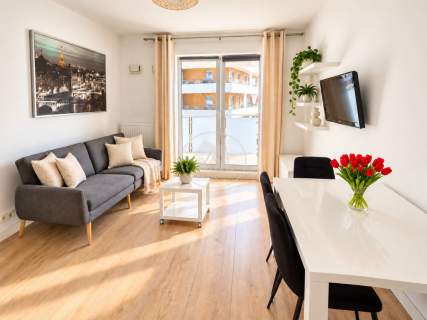 Piękna 2 pokoje przyjemny balkon garaż/CIche