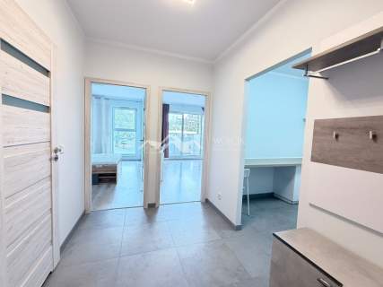2 POK, osobna kuchnia, balkon, winda, garaż, park.