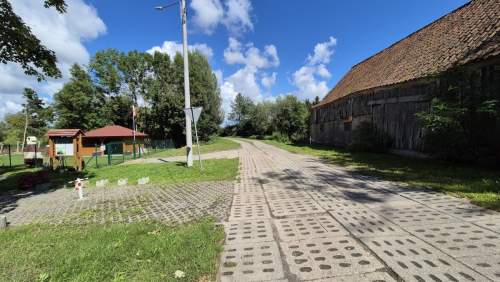 UNIKAT DWÓR NAD RZEKĄ TINA - RÓŻANY k. Elbląga