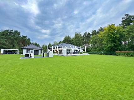 Nowoczesność połączona z naturą Dom przy Lesie