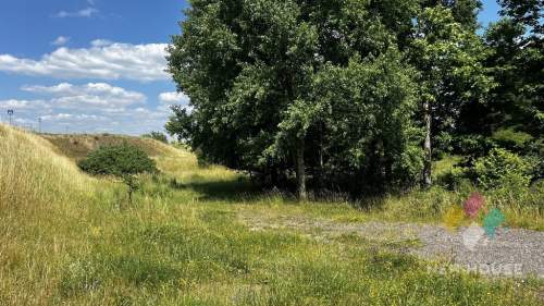 Działka pod zabudowę mieszkalną, usługową