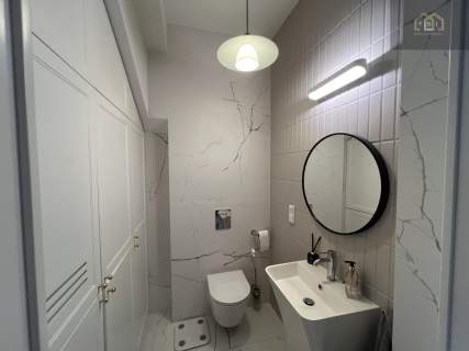 Nowoczesny dom z basenem 210 m2