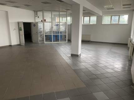 235 m2 , parter, tani prąd, rampa