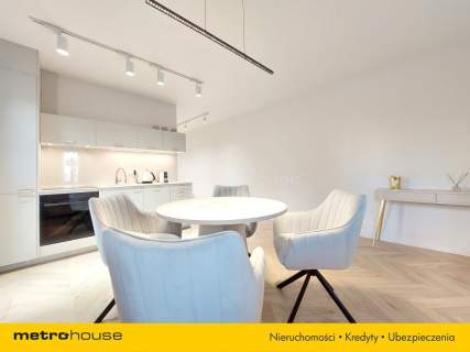 LUKSUSOWY APARTAMENT, 2 MJC POSTOJOWE, KOMÓRKA