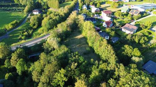 Działka inwestycyjna z gotową koncepcją budynku.