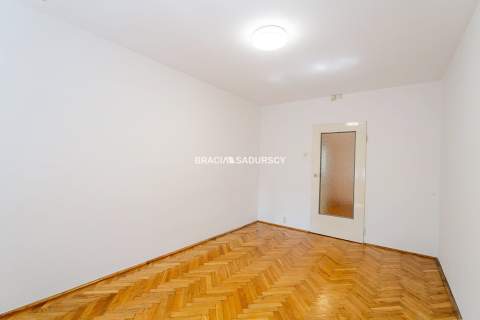 enklawa zieleni przy Młynówce, ul. Mazowiecka