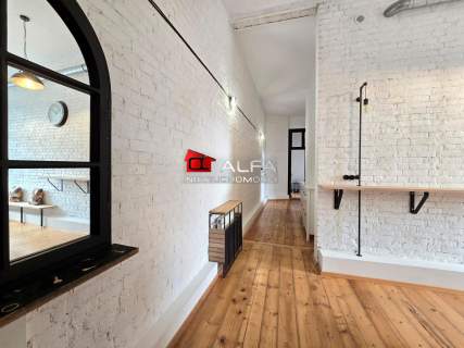 Klimatyczny loft z dużym balkonem 