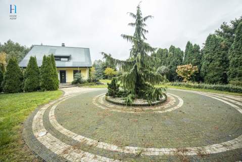 Dom na 3,7 ha przestrzeń i ogród