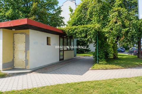 WOLNOSTOJĄCY KIOSK HANDLOWY PET FIEGO NOWA HUT