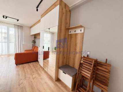Studio z balkonem 2750 zł ze wszystkimi opłatami.