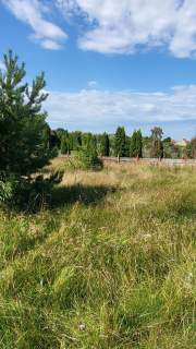 DZIAŁKA Z WŁASNĄ LINIĄ BRZEGOWĄ RZEKI I WARUNKAMI ZABUDOWY