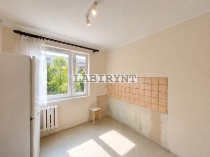 M-3 45,5m2, dwustronne, oddzielna kuchnia, balkon