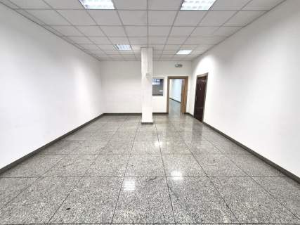 Przestronny lokal -900 m- usługi/magazyn/produkcja