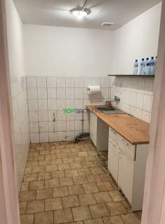 Wygodny budynek usługowo - biurowy